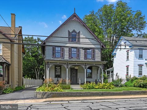 Photo of 2822 Willow Street Pike, WILLOW STREET, PA 17584 (MLS # PALA2073570)