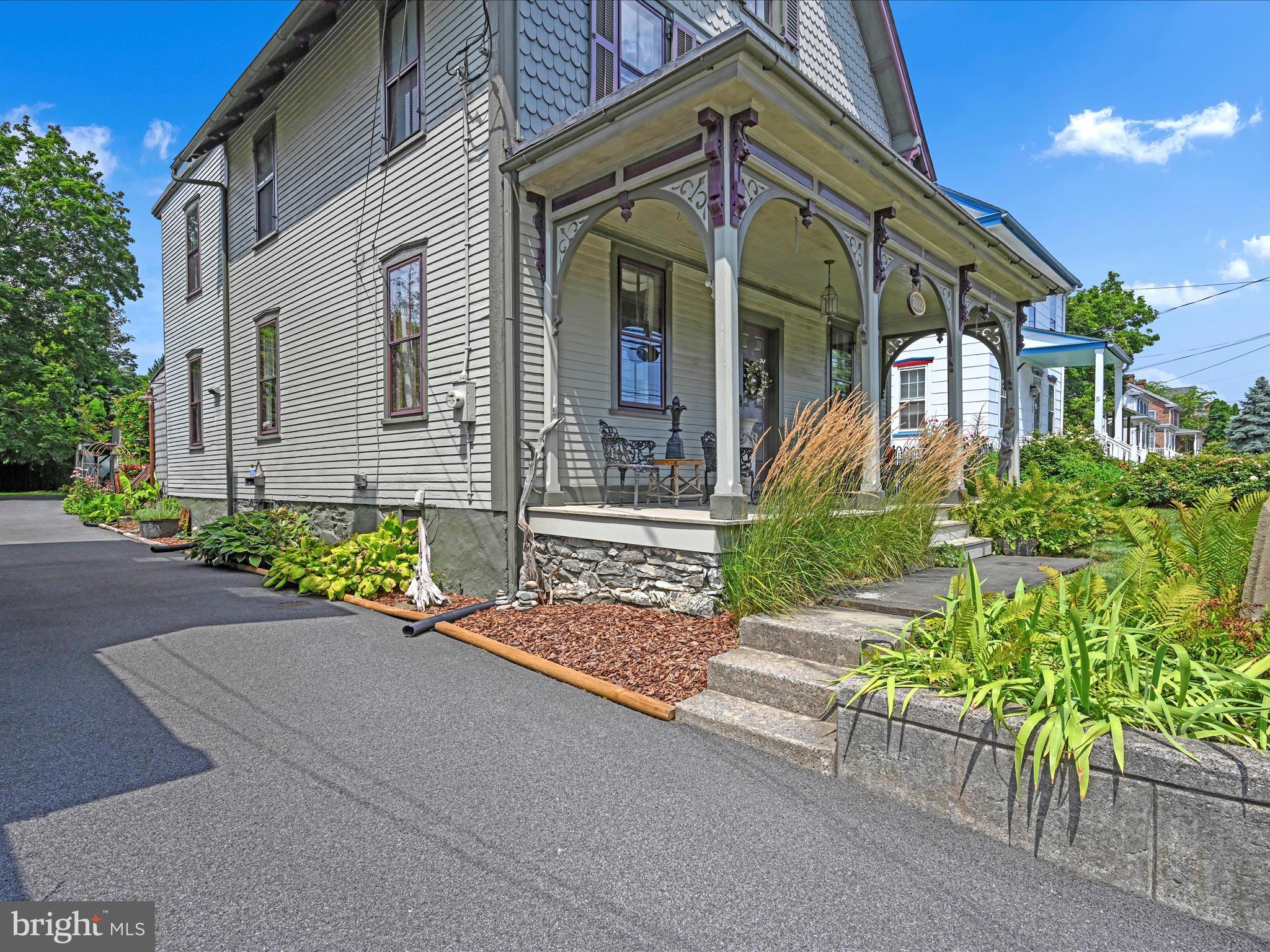 2822 WILLOW STREET PIKE