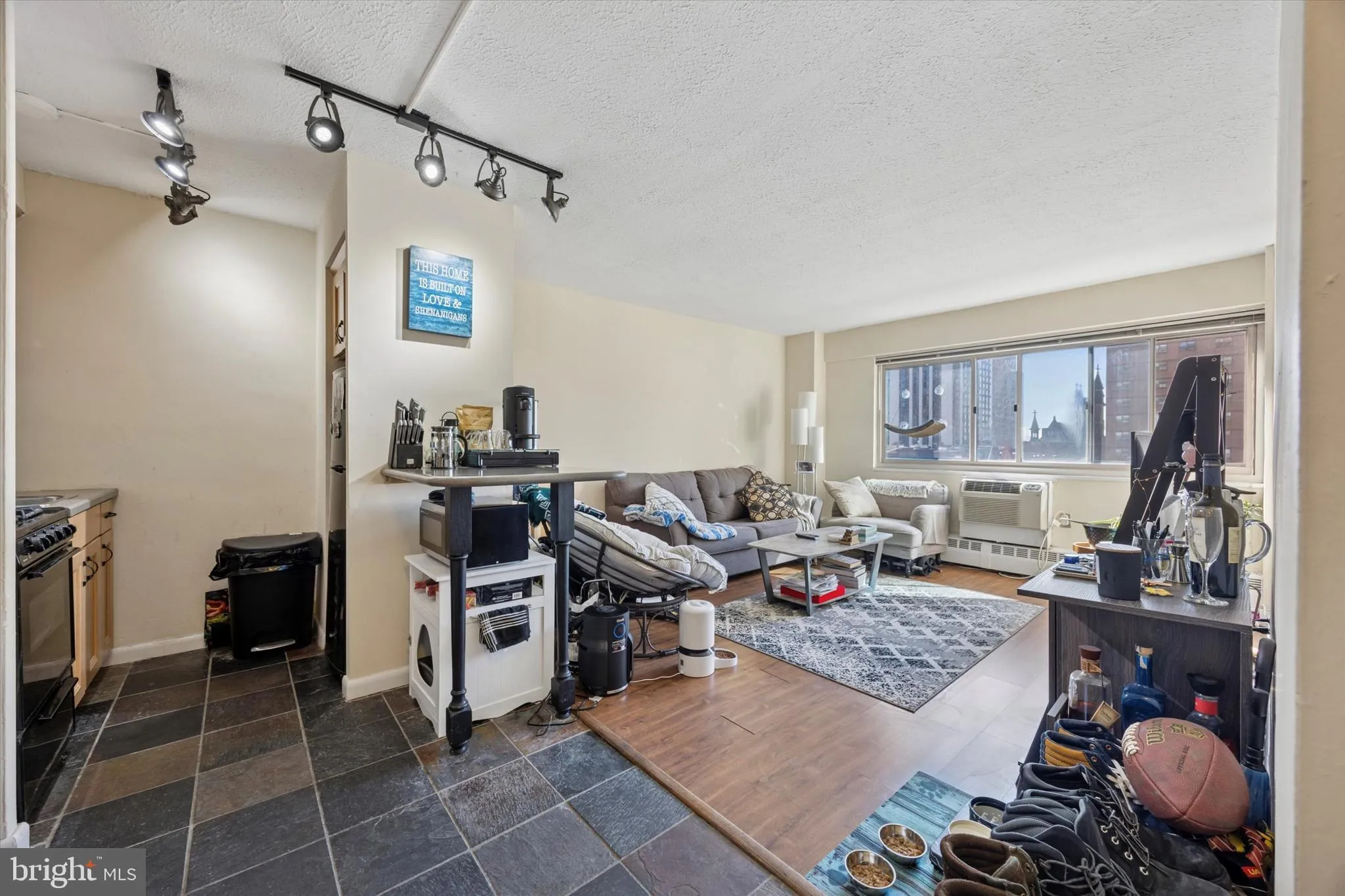 Philadelphia, Pennsylvania 19103, United States, 1 Bedroom Bedrooms, ,1 BathroomBathrooms,Residential,Active,85841