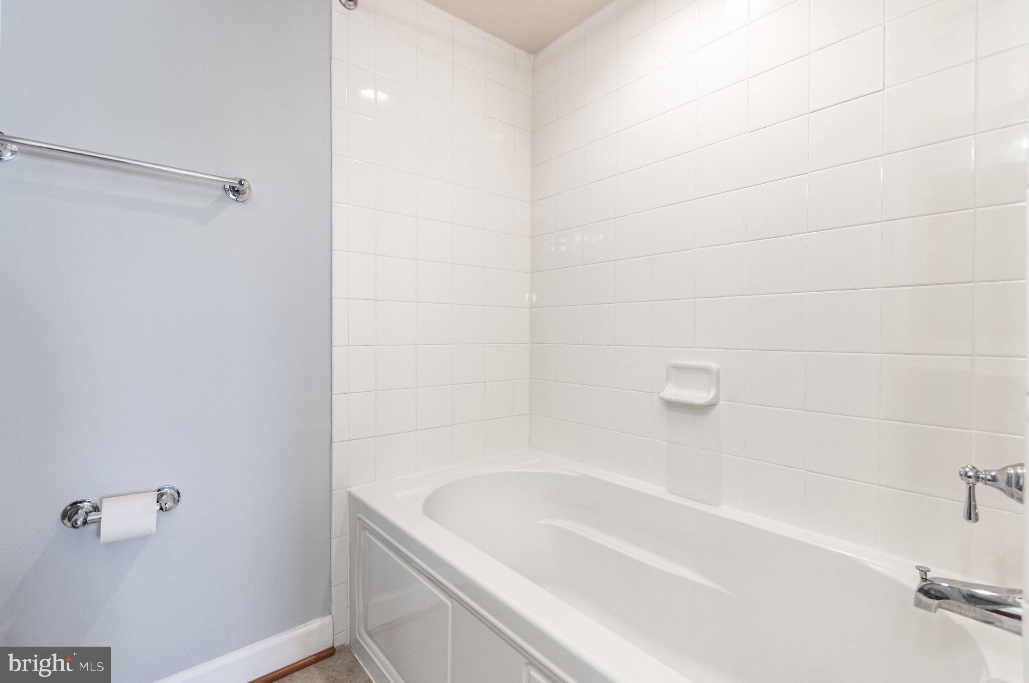 WEST VILLAGE OF SHIRLINGTON - Residential Lease