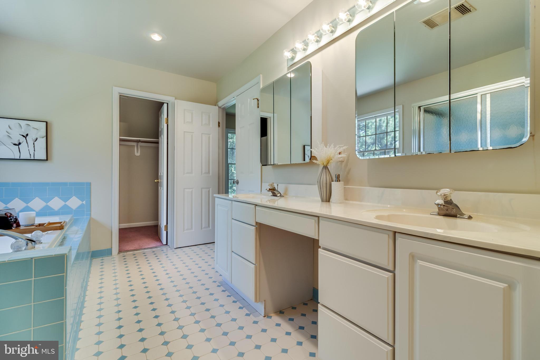 HERITAGE ESTATES - Residential