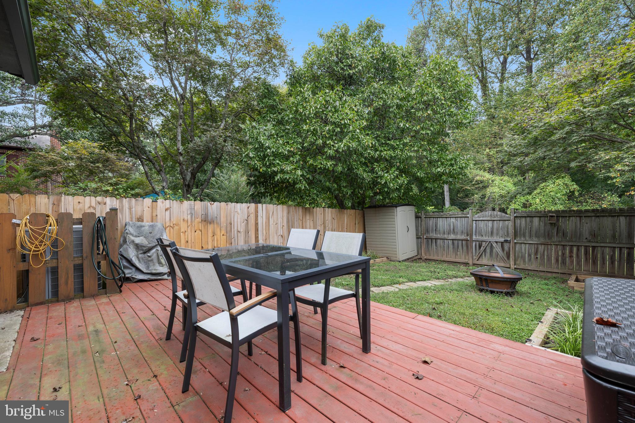 INVERNESS KNOLLS - Residential Lease