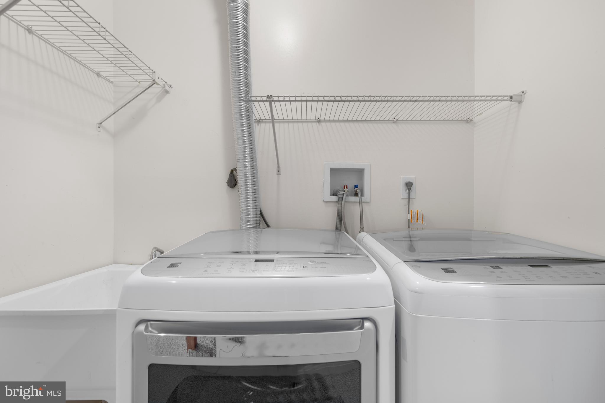 INVERNESS KNOLLS - Residential Lease