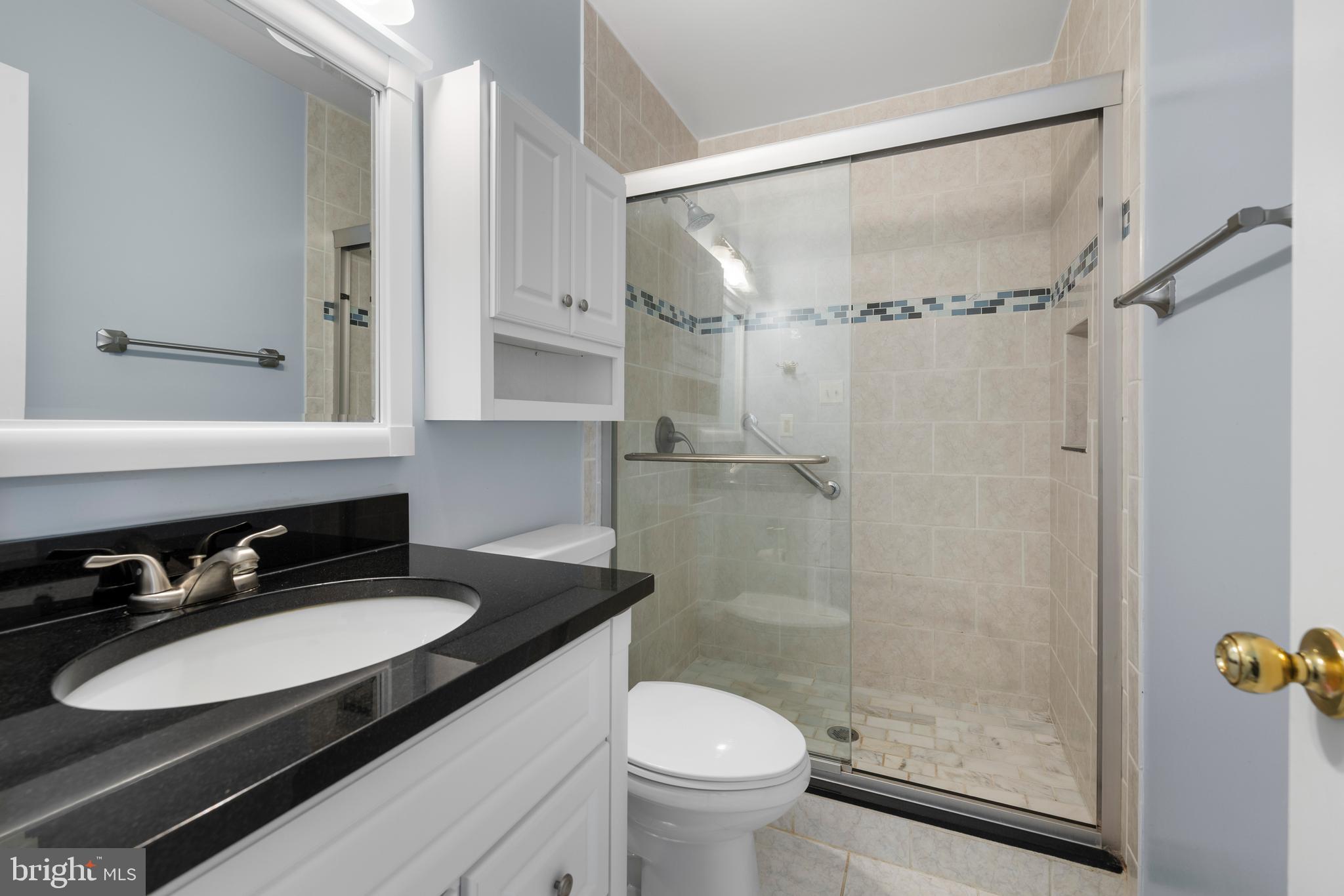 INVERNESS KNOLLS - Residential Lease