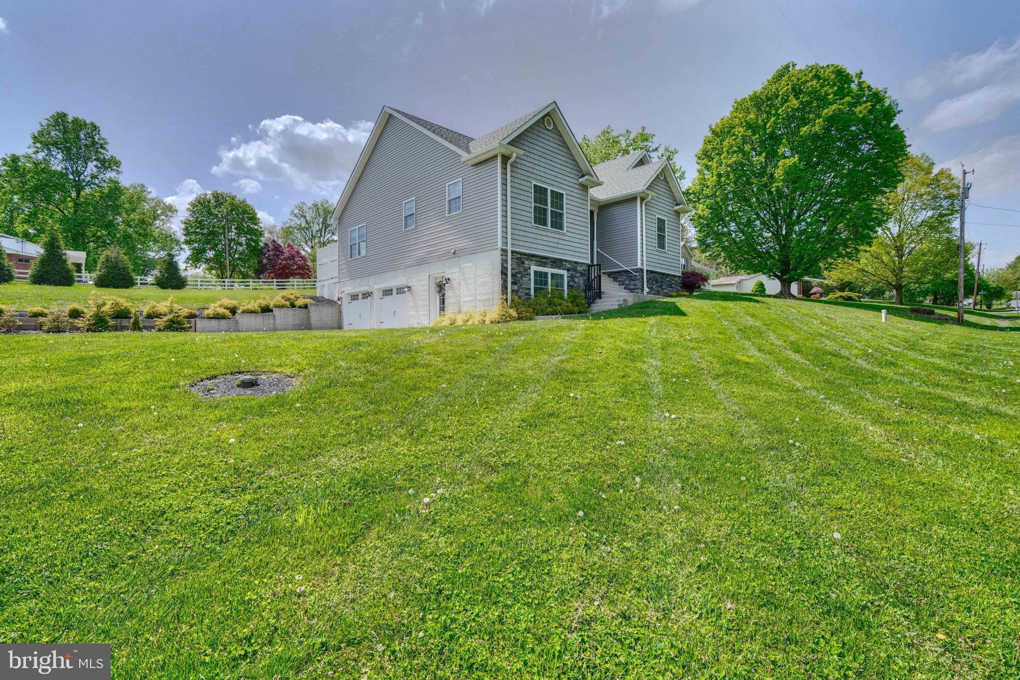 4302 HOWARD DRIVE