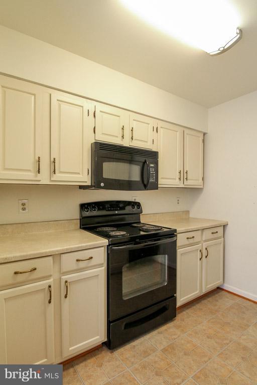 LAKE RIDGE - Residential Lease