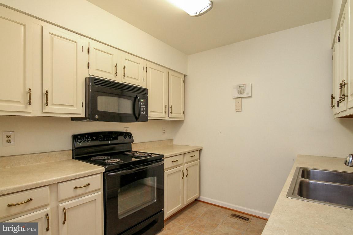 LAKE RIDGE - Residential Lease