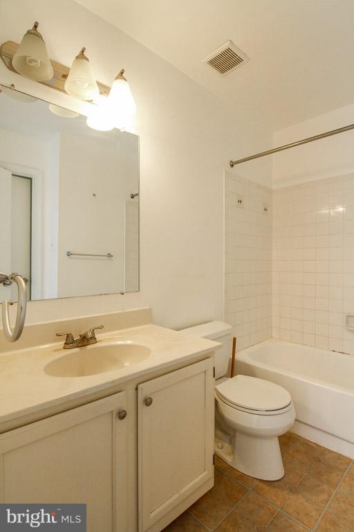 LAKE RIDGE - Residential Lease