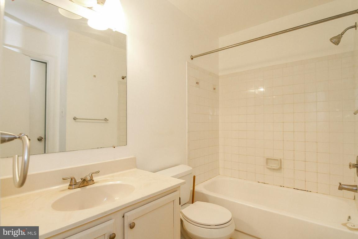 LAKE RIDGE - Residential Lease