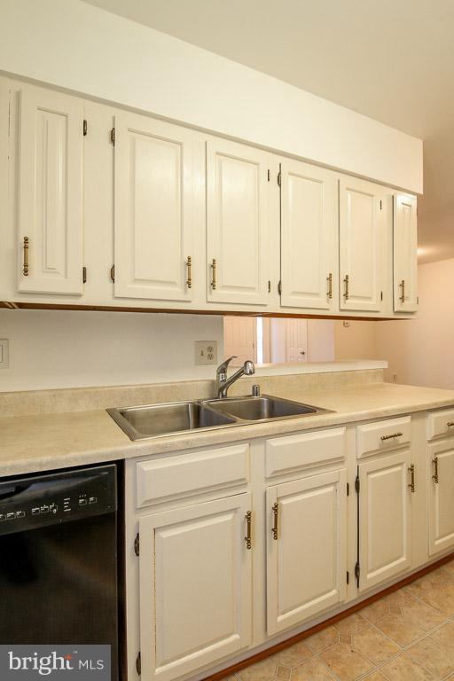 LAKE RIDGE - Residential Lease