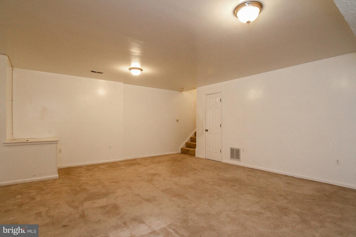 LAKE RIDGE - Residential Lease