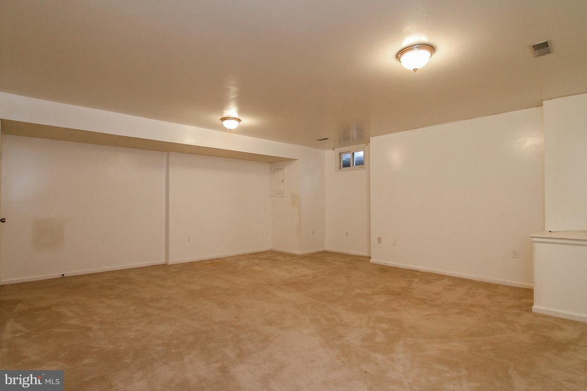 LAKE RIDGE - Residential Lease