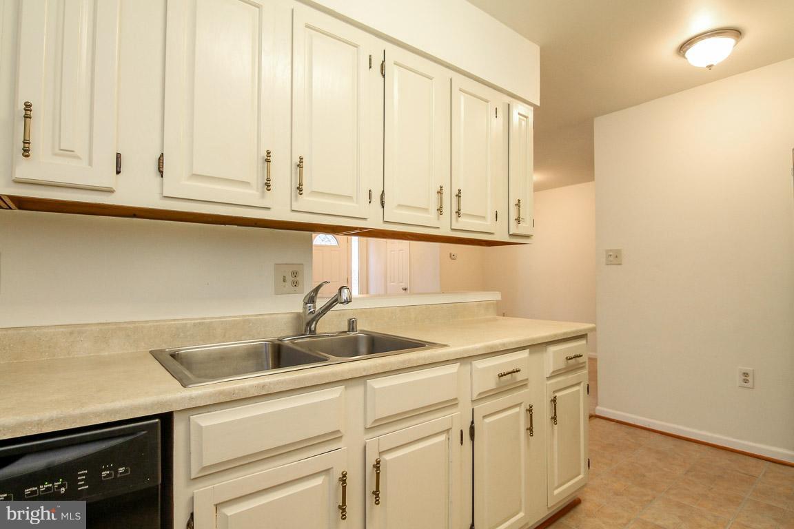 LAKE RIDGE - Residential Lease