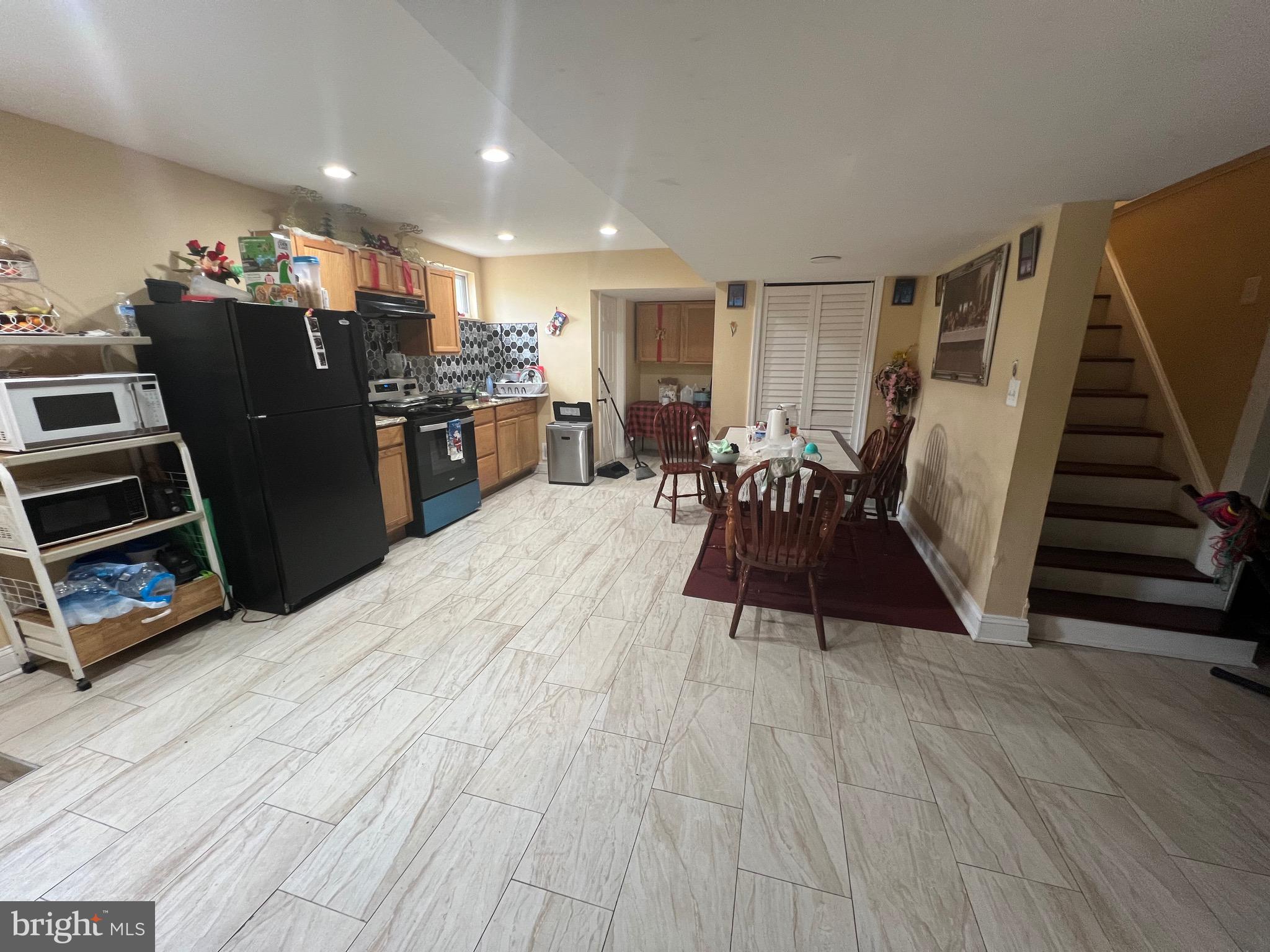 JOHN M KING - Residential