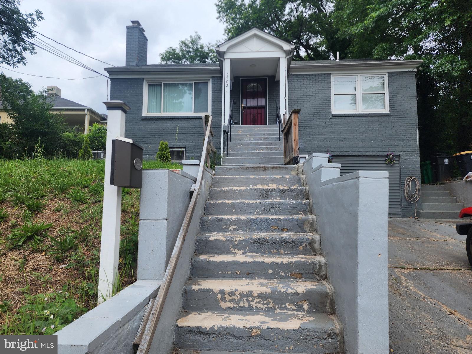 JOHN M KING - Residential