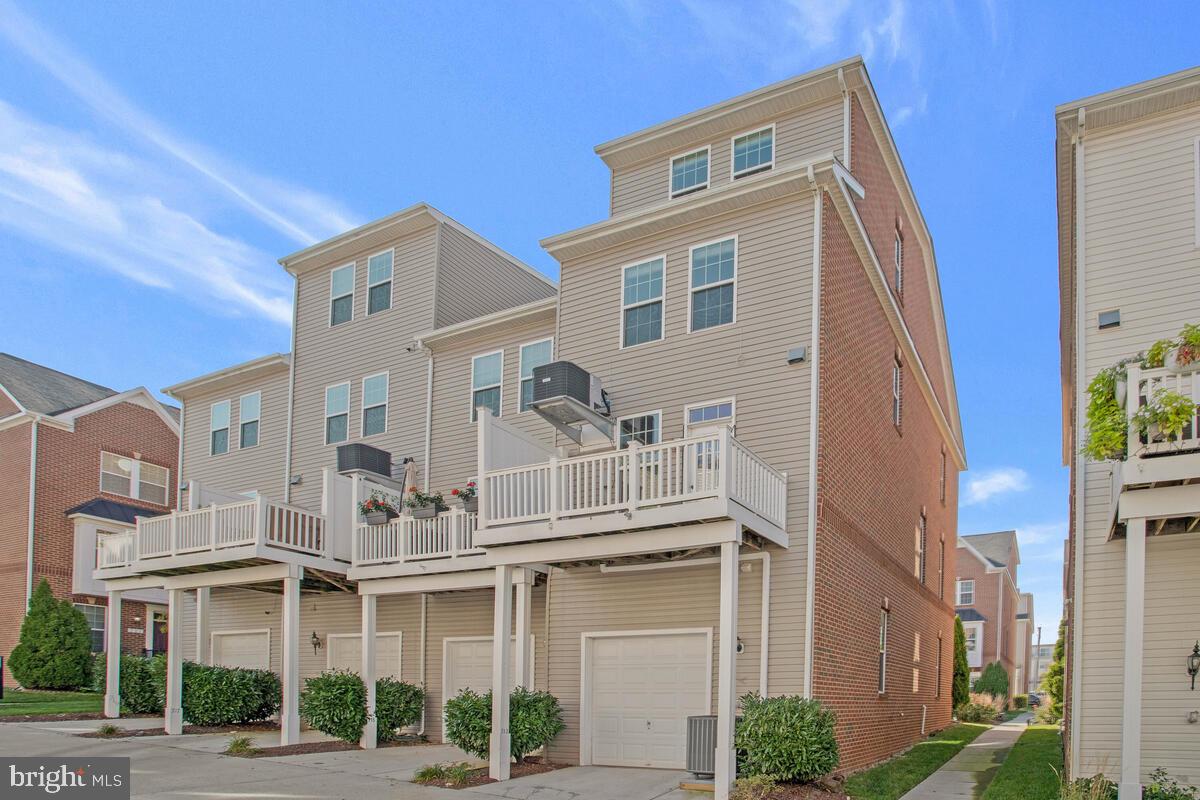 O'DONNELL SQUARE - Residential Lease