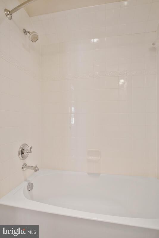 O'DONNELL SQUARE - Residential Lease