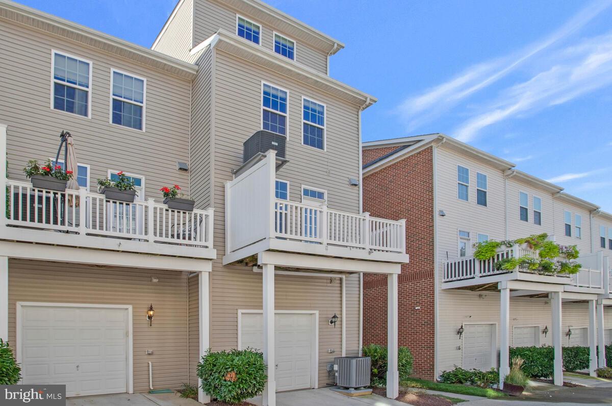 O'DONNELL SQUARE - Residential Lease