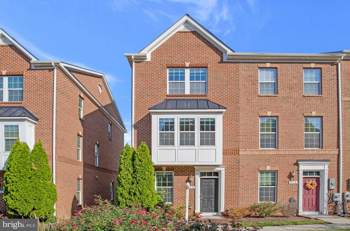 O'DONNELL SQUARE - Residential Lease