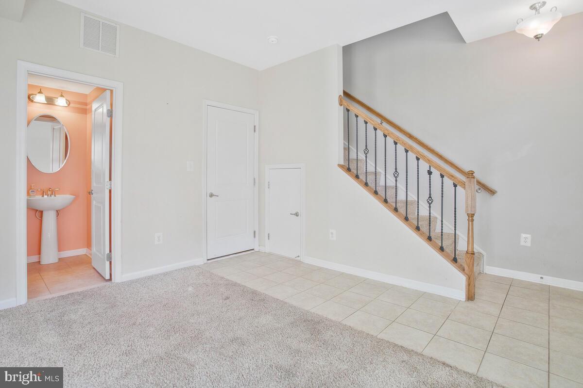 O'DONNELL SQUARE - Residential Lease