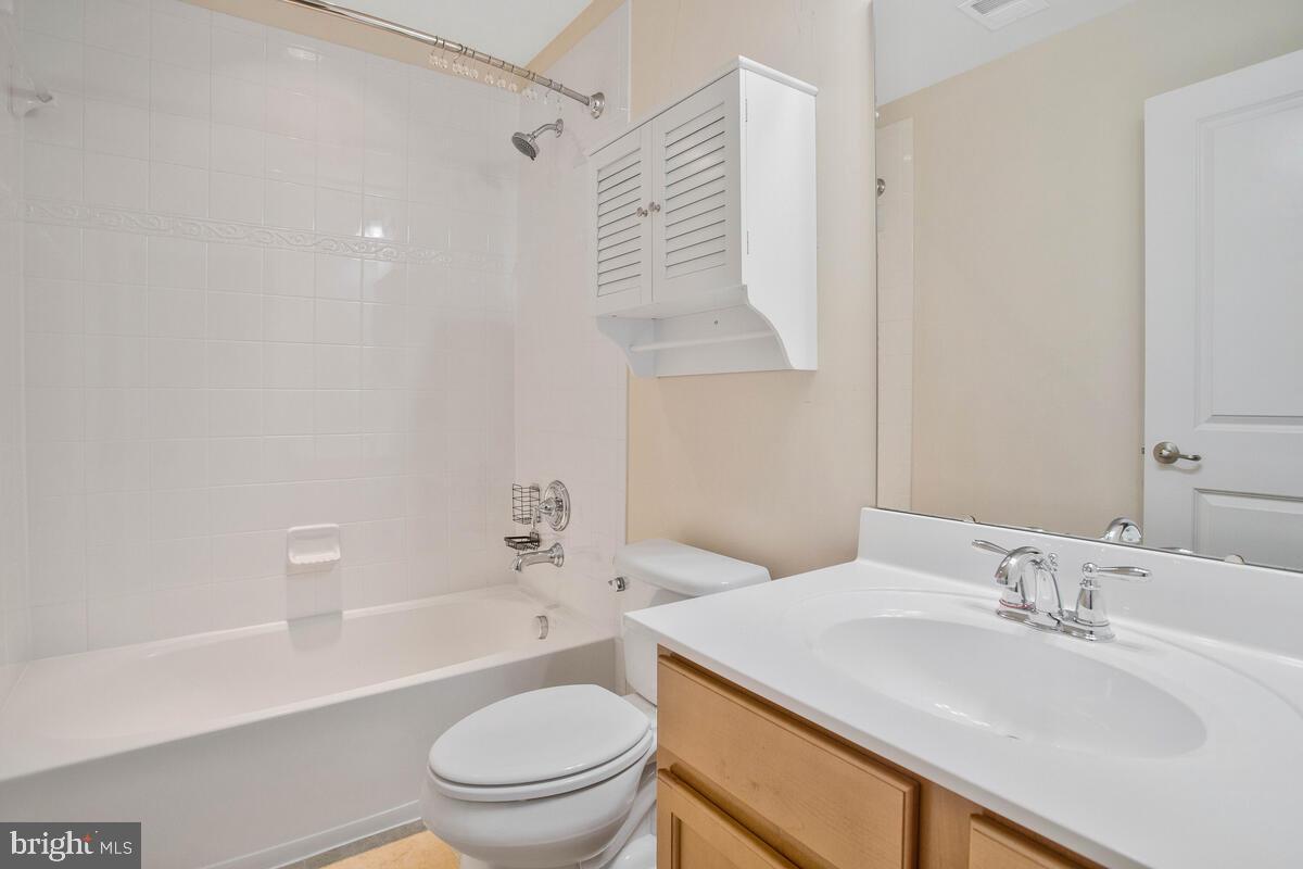 O'DONNELL SQUARE - Residential Lease