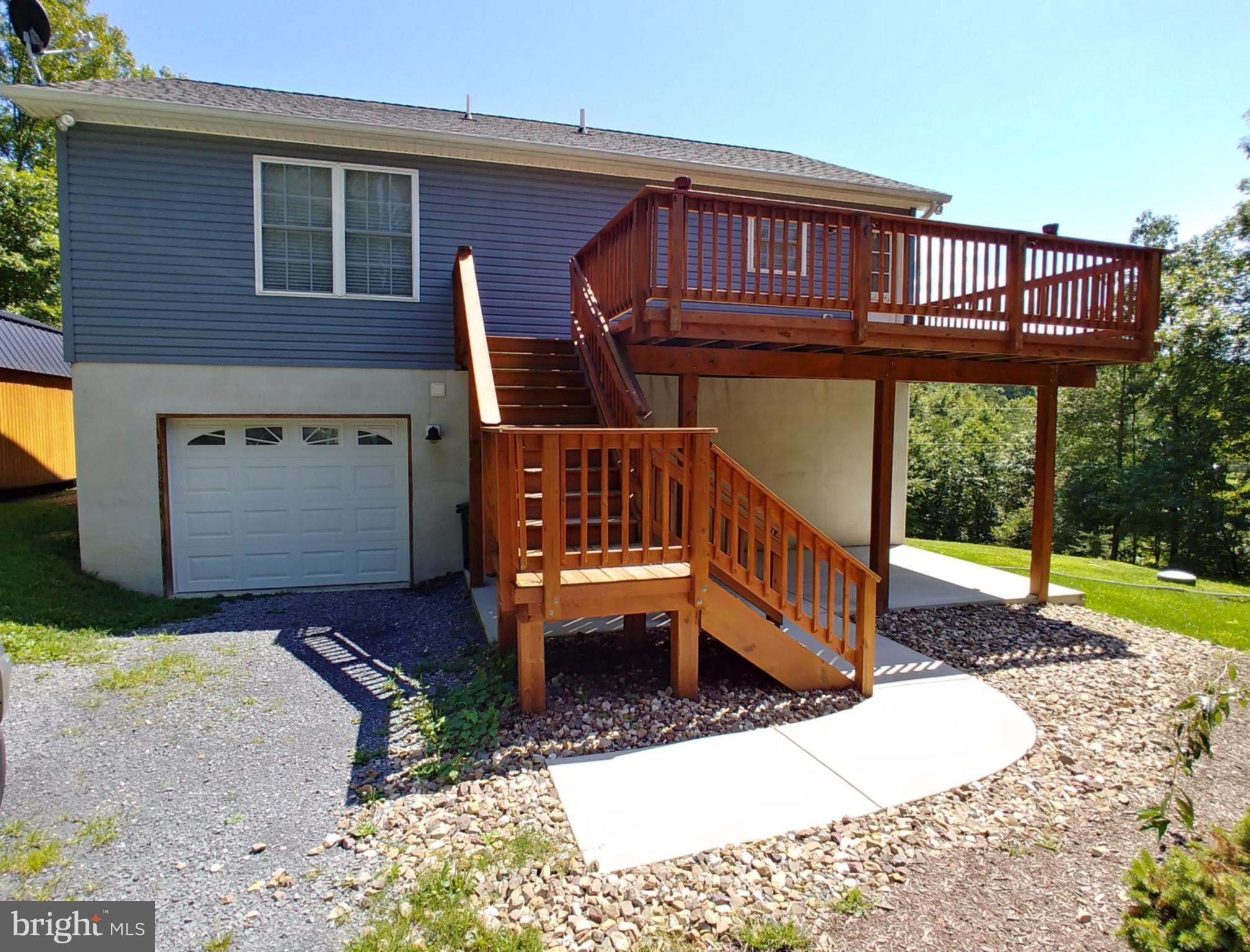 BURROUGH KNOLLS - Residential