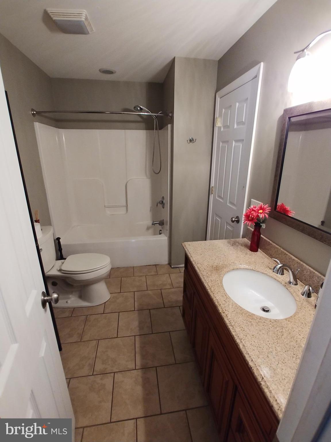 BURROUGH KNOLLS - Residential