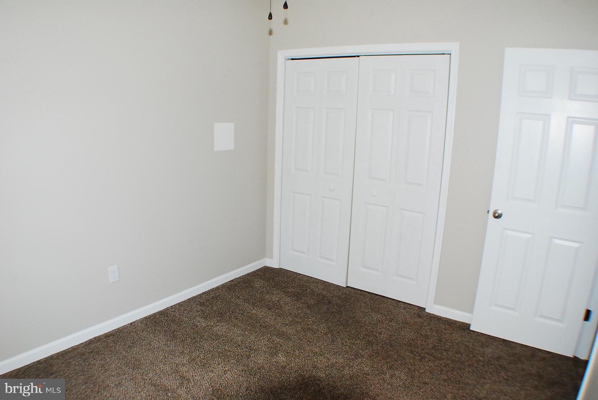 BURROUGH KNOLLS - Residential