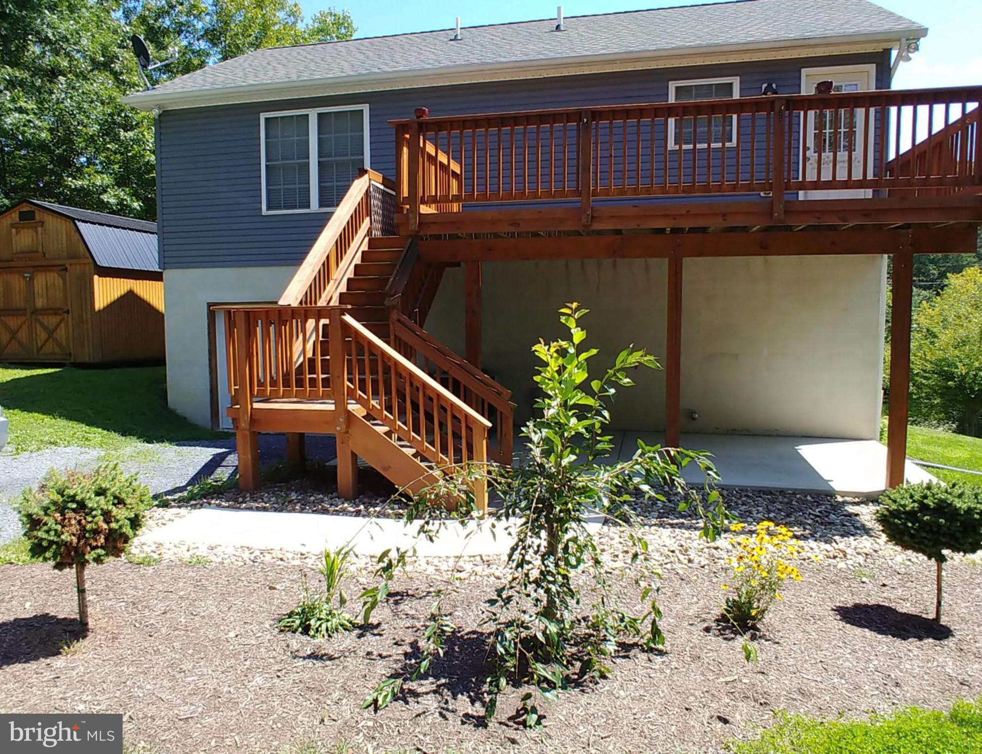 BURROUGH KNOLLS - Residential