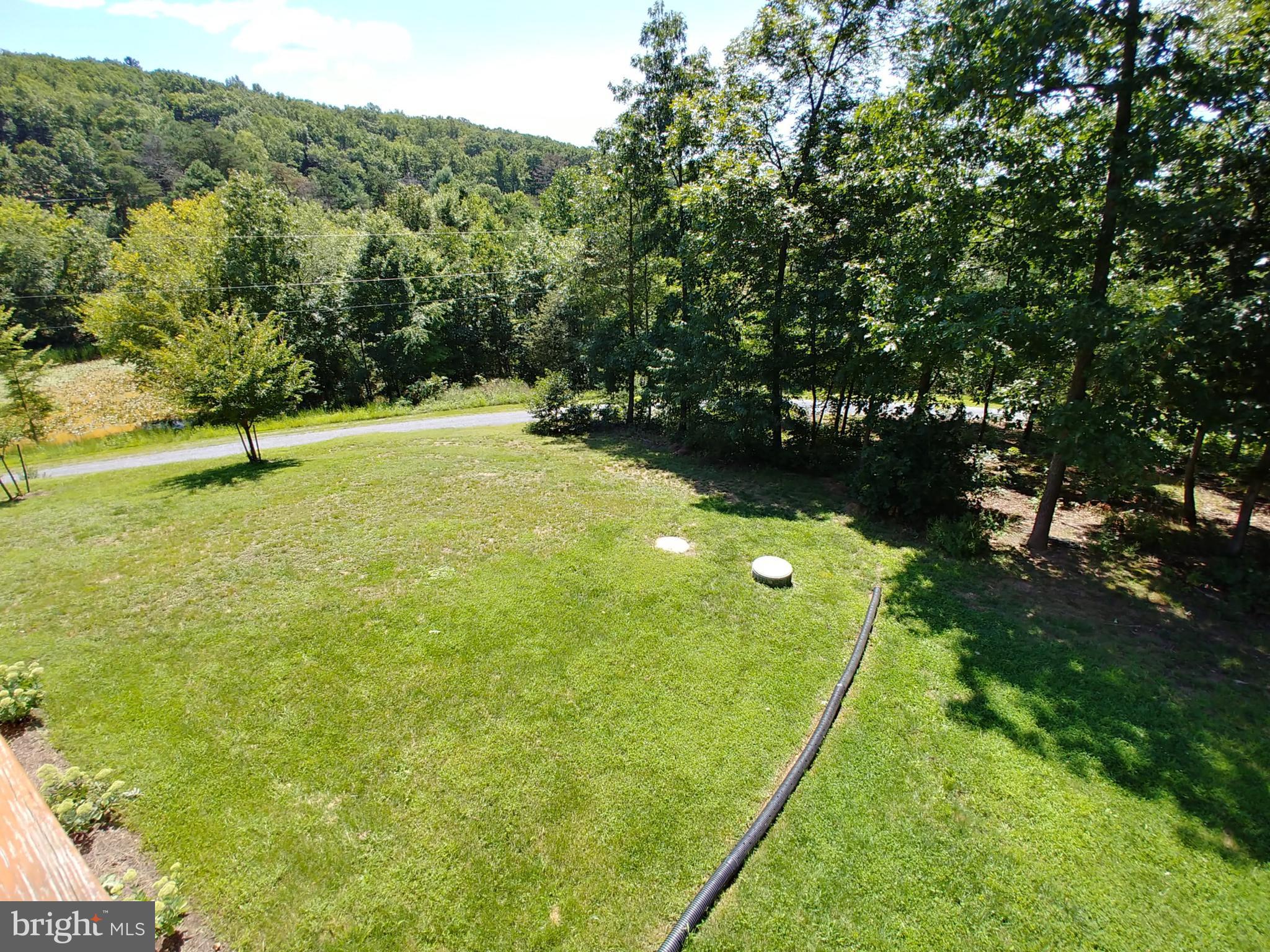 BURROUGH KNOLLS - Residential