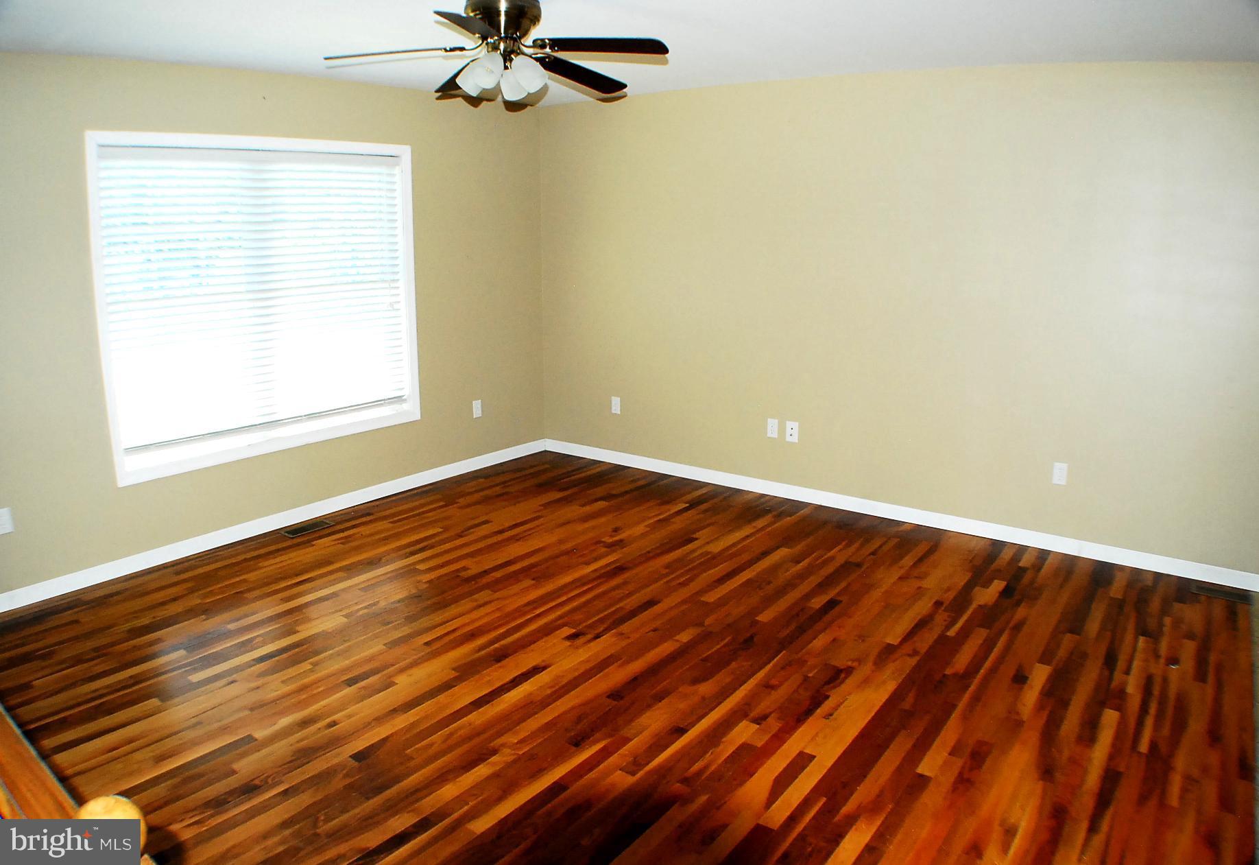 BURROUGH KNOLLS - Residential