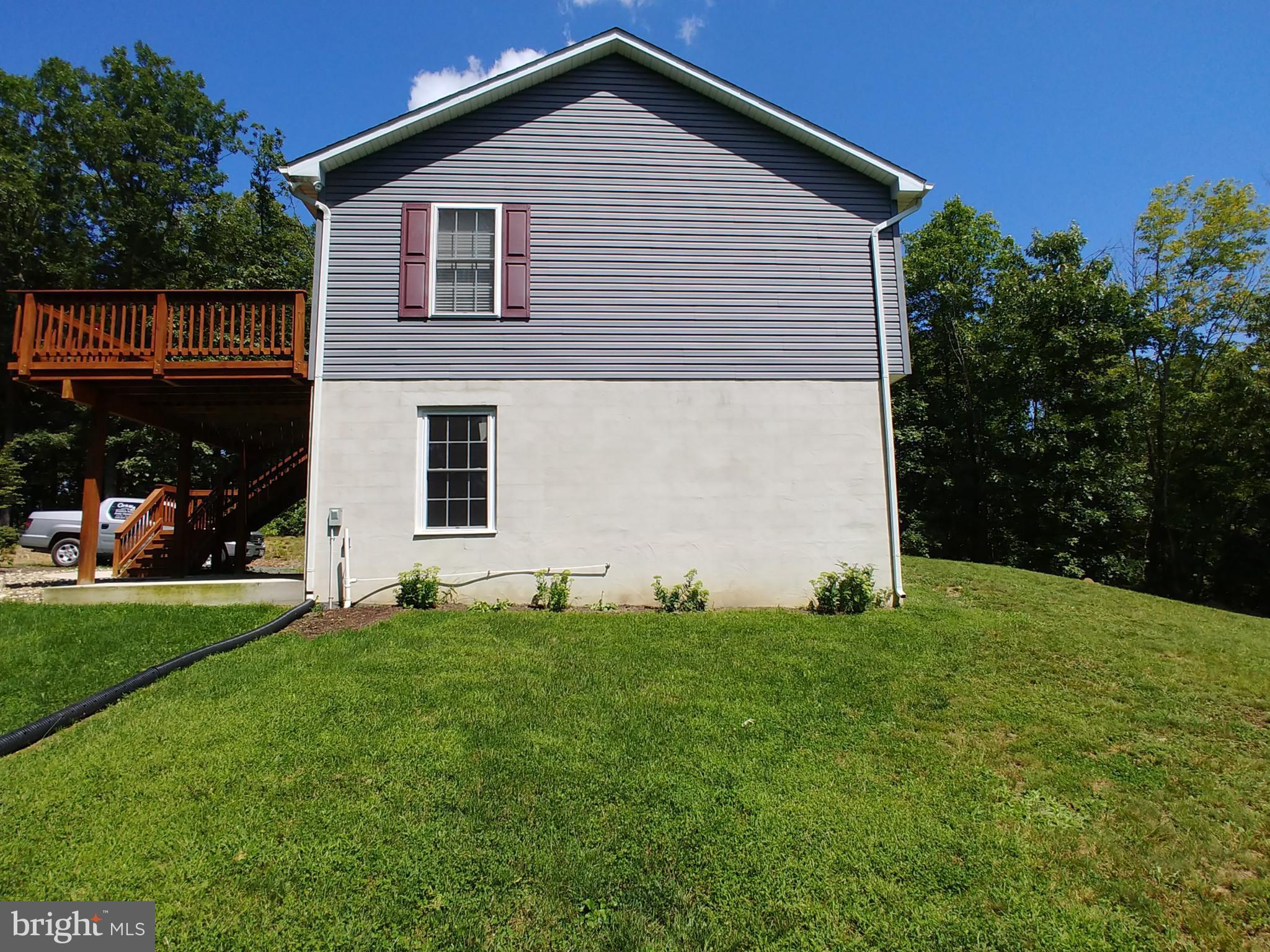 BURROUGH KNOLLS - Residential