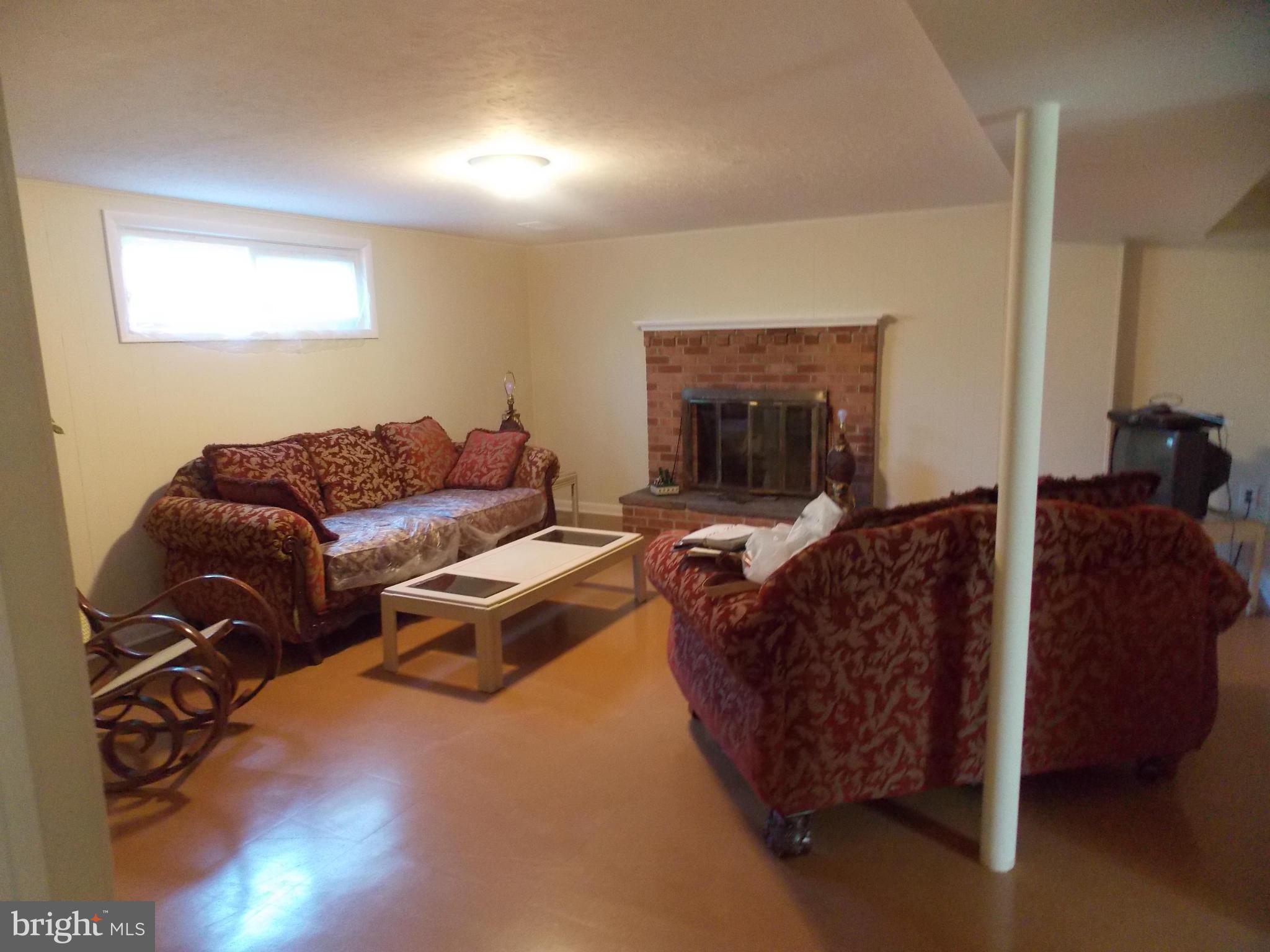 ALLENWOOD ACRES - Residential