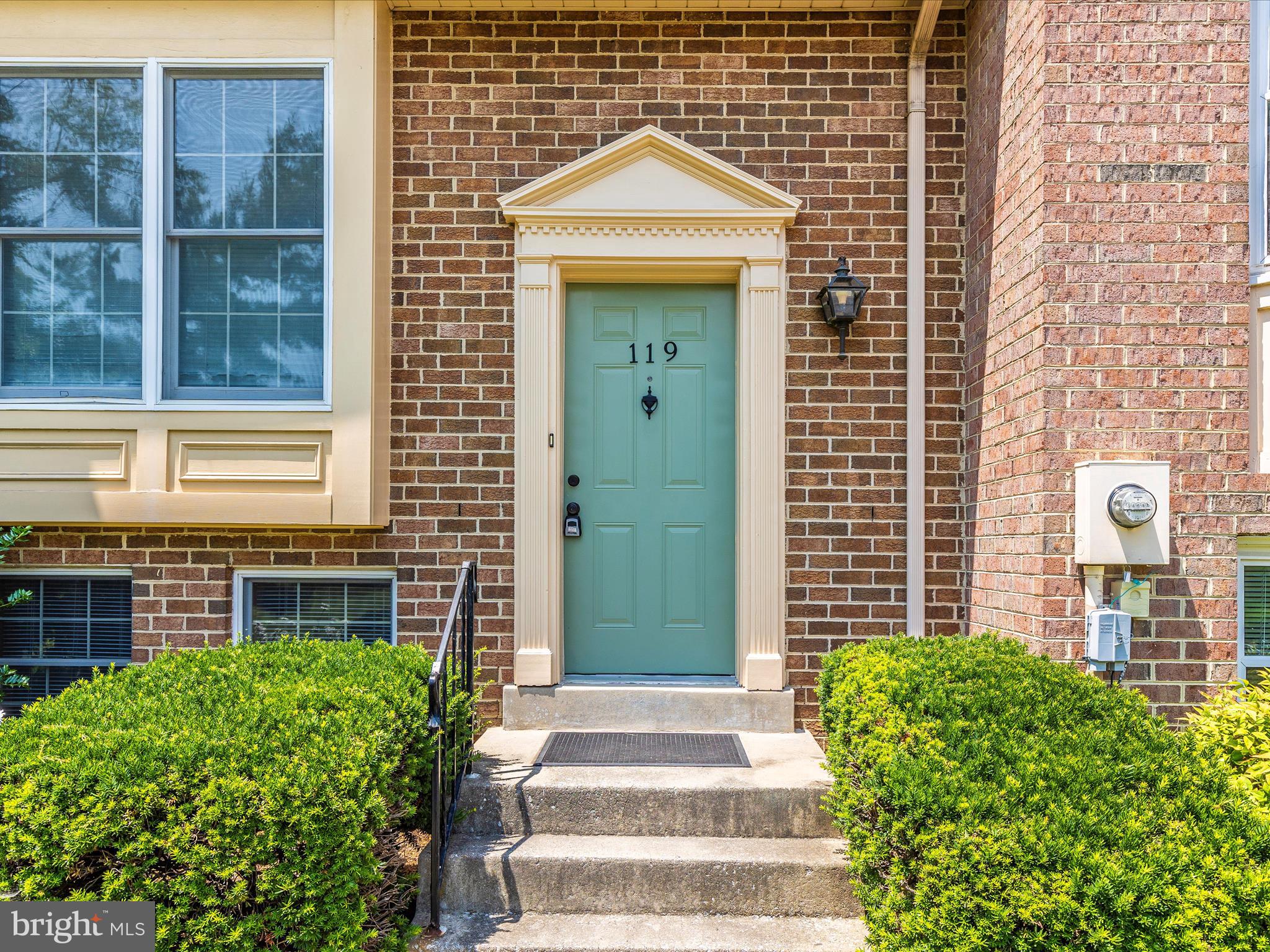 119 COLONY COURT