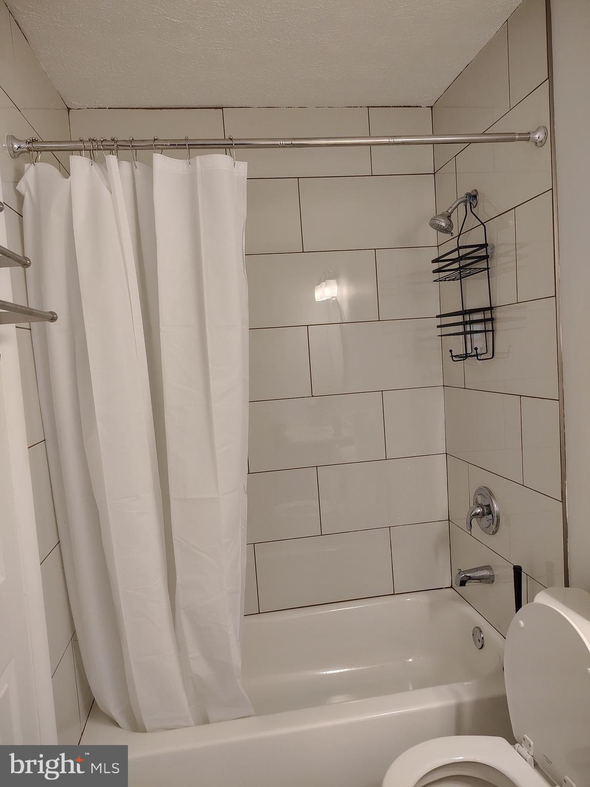 HOLLAWAY ESTATES - Residential Lease