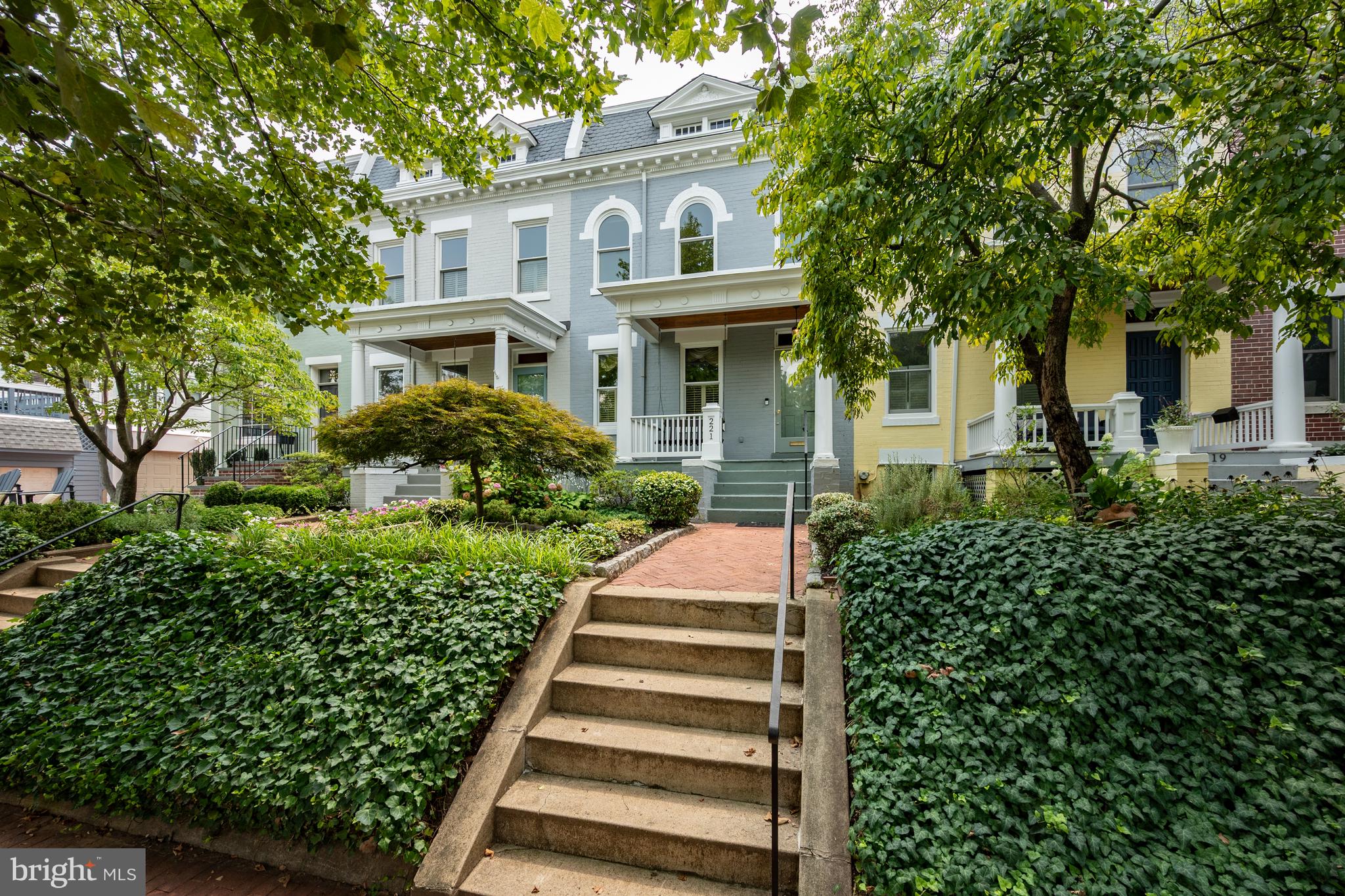 221 E STREET SE
