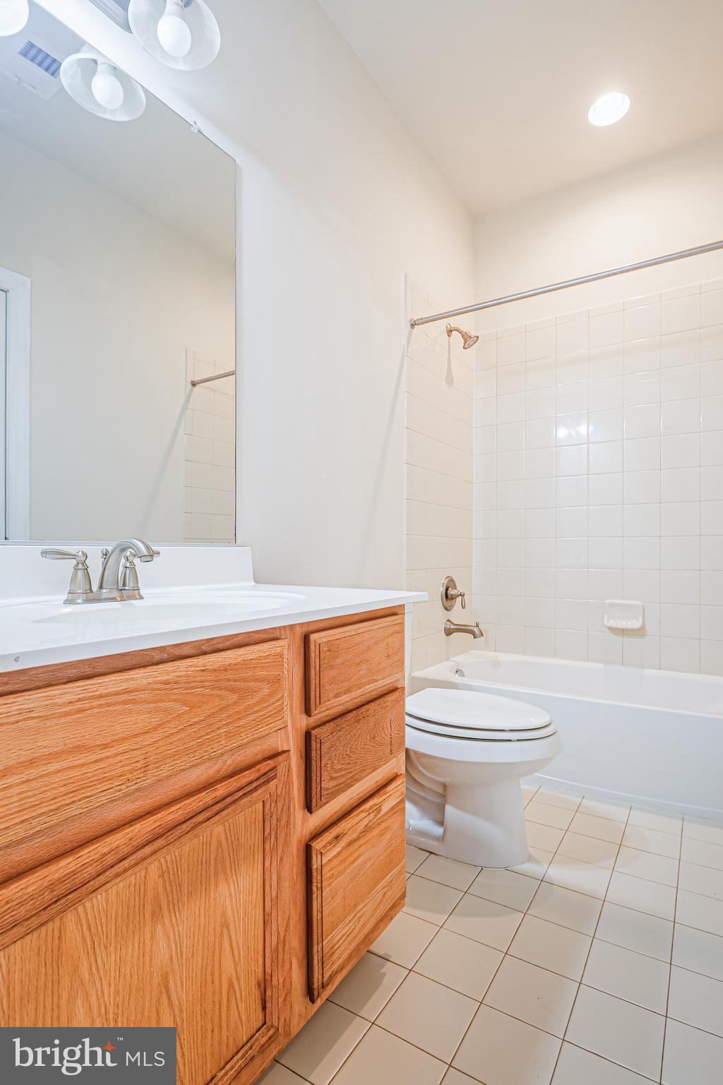 ELLICOTT SQUARE - Residential Lease