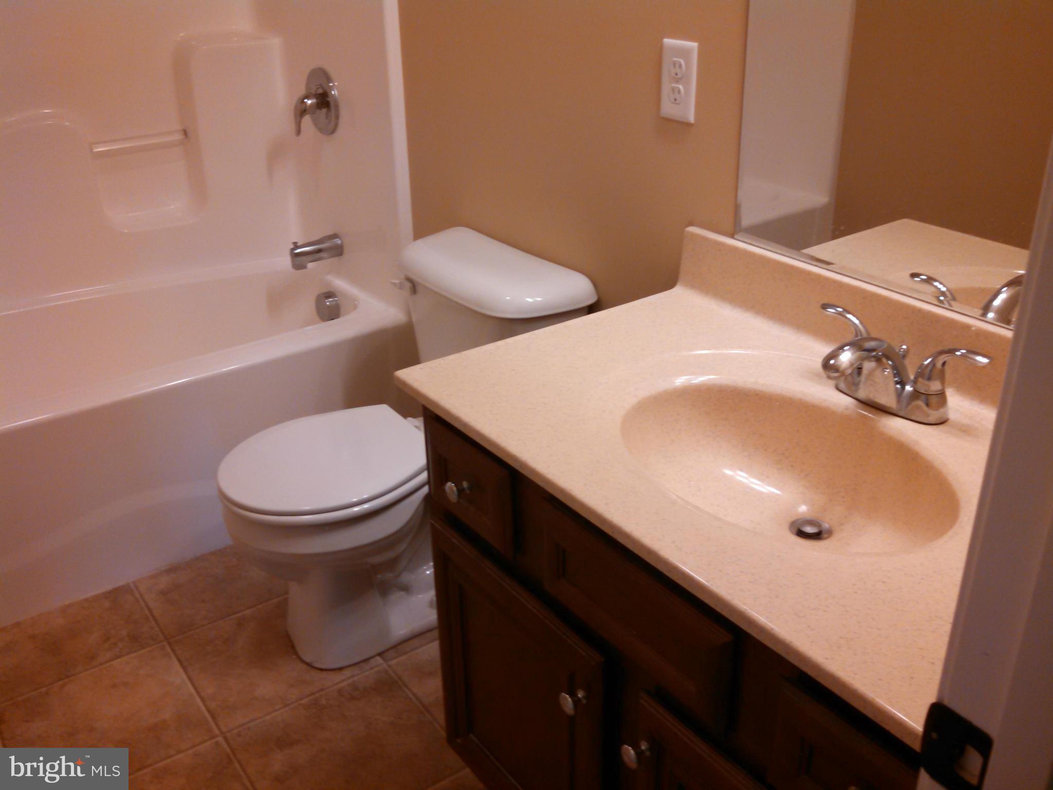 ROLLING HILLS - Residential