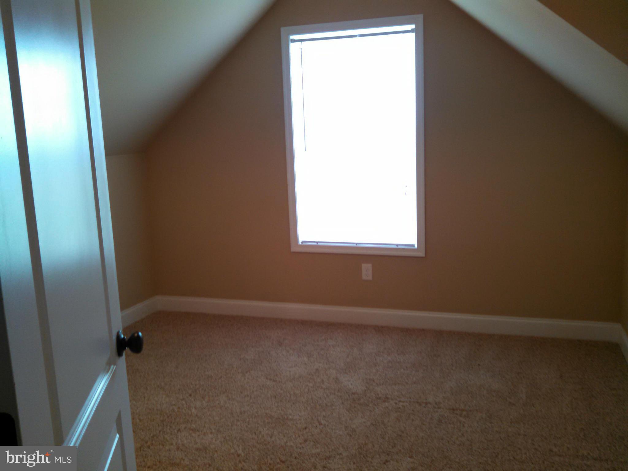 ROLLING HILLS - Residential