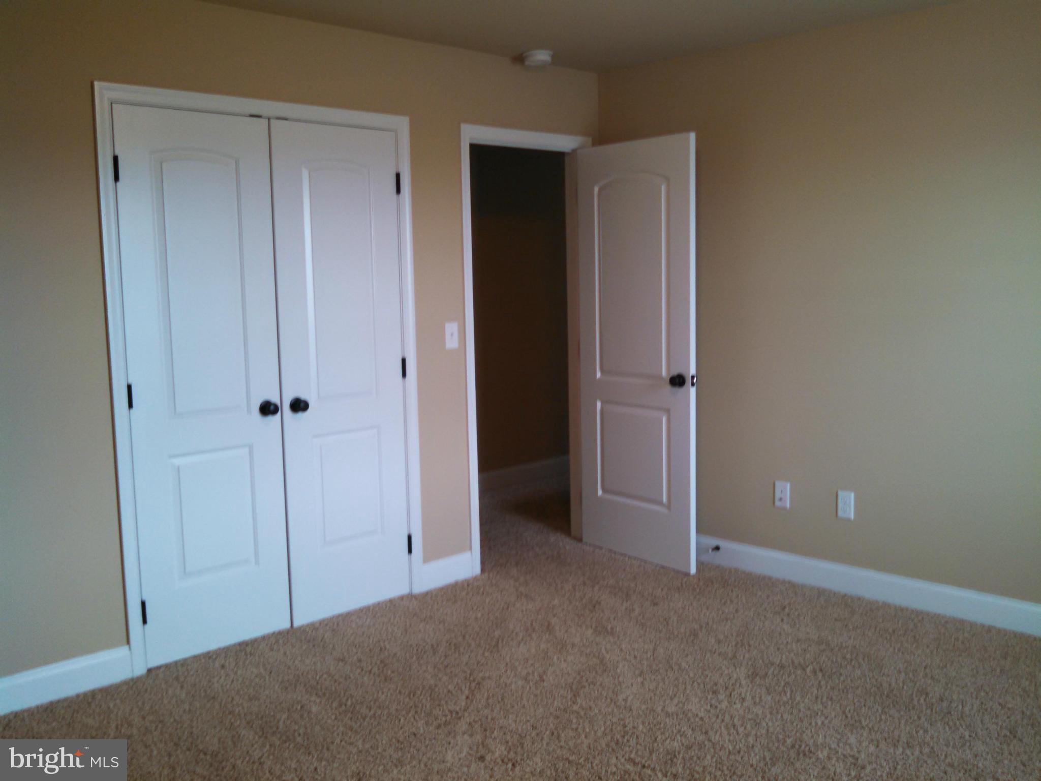 ROLLING HILLS - Residential