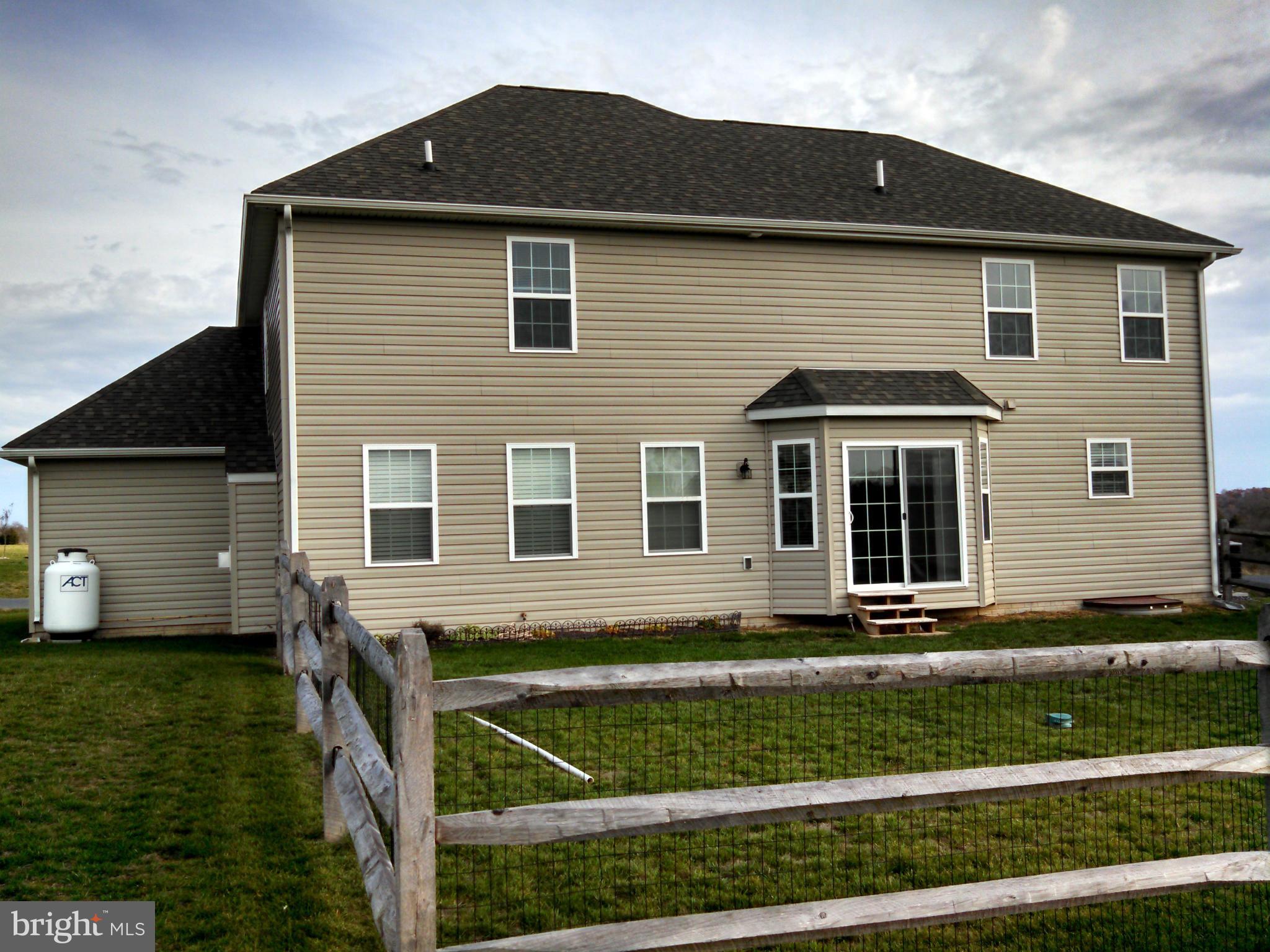 ROLLING HILLS - Residential