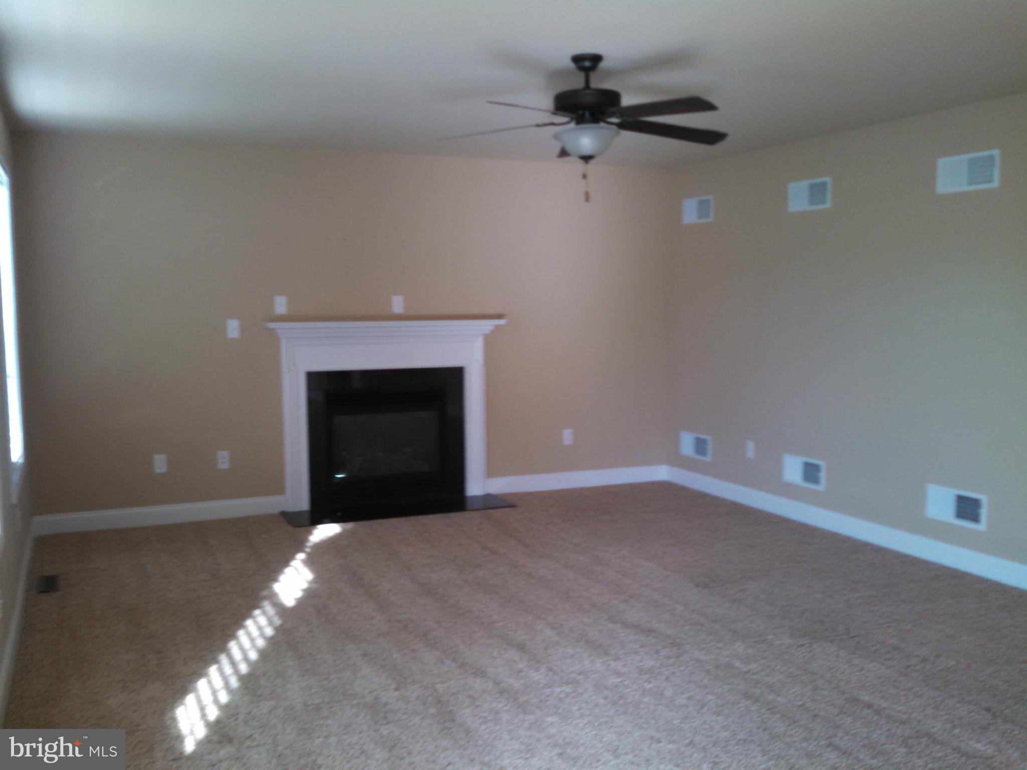 ROLLING HILLS - Residential