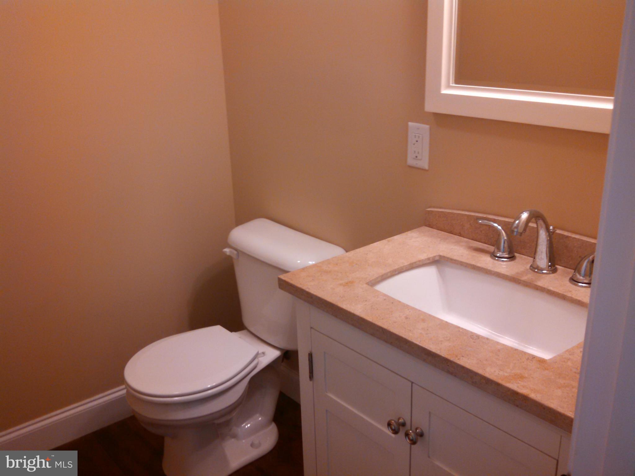 ROLLING HILLS - Residential