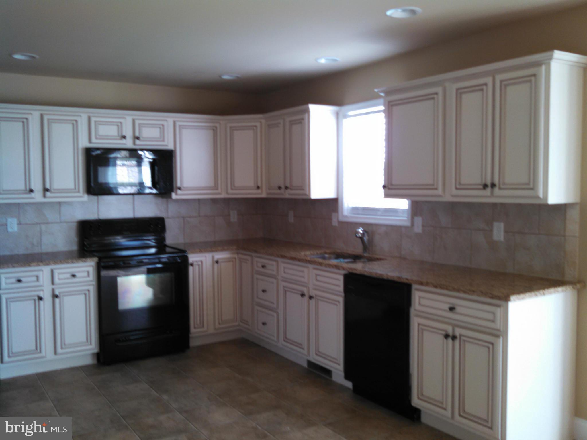 ROLLING HILLS - Residential