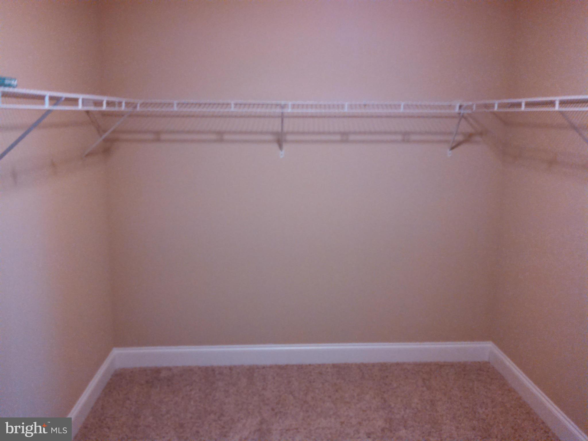 ROLLING HILLS - Residential