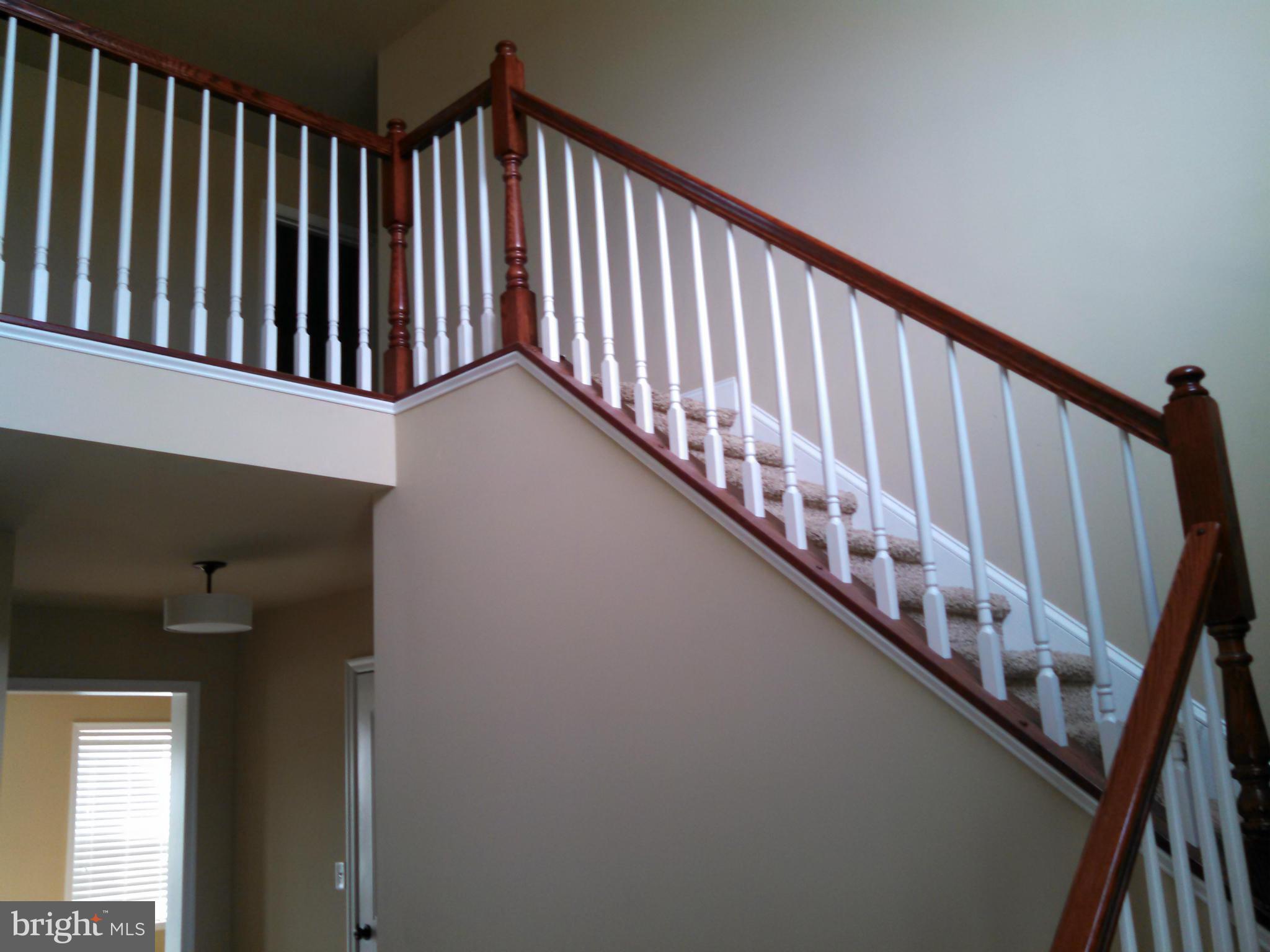 ROLLING HILLS - Residential