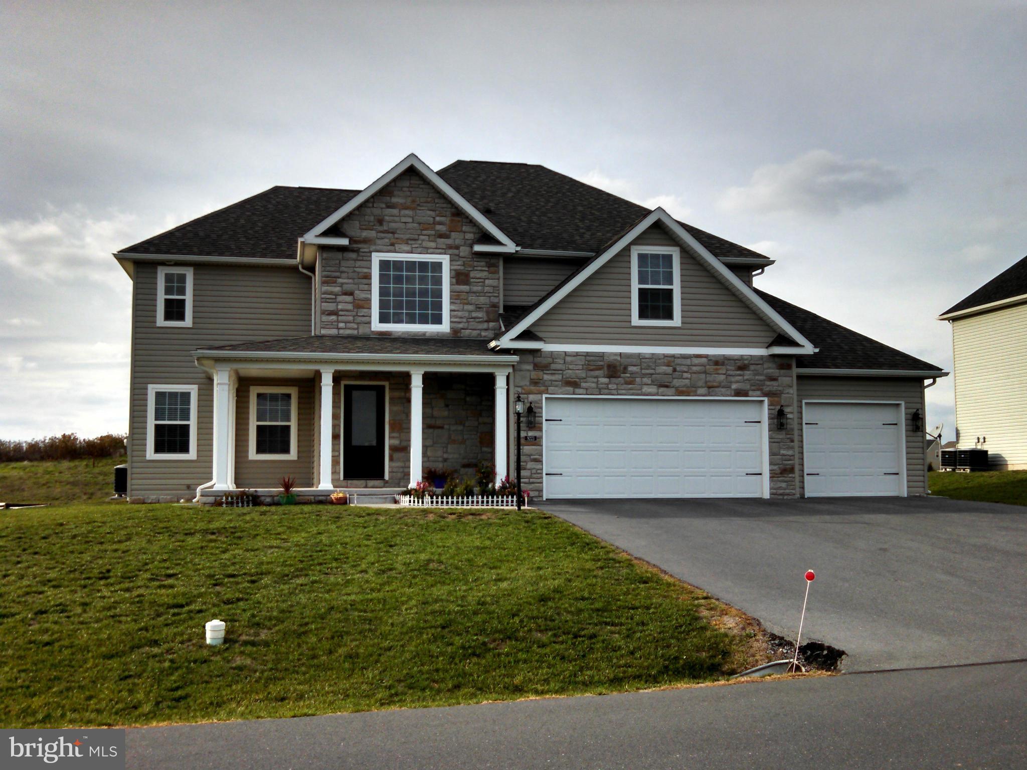 ROLLING HILLS - Residential