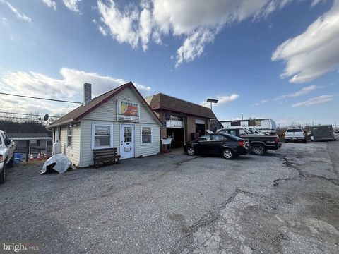 Photo of 109 Old York Road, NEW CUMBERLAND, PA 17070 (MLS # PAYK2099274)