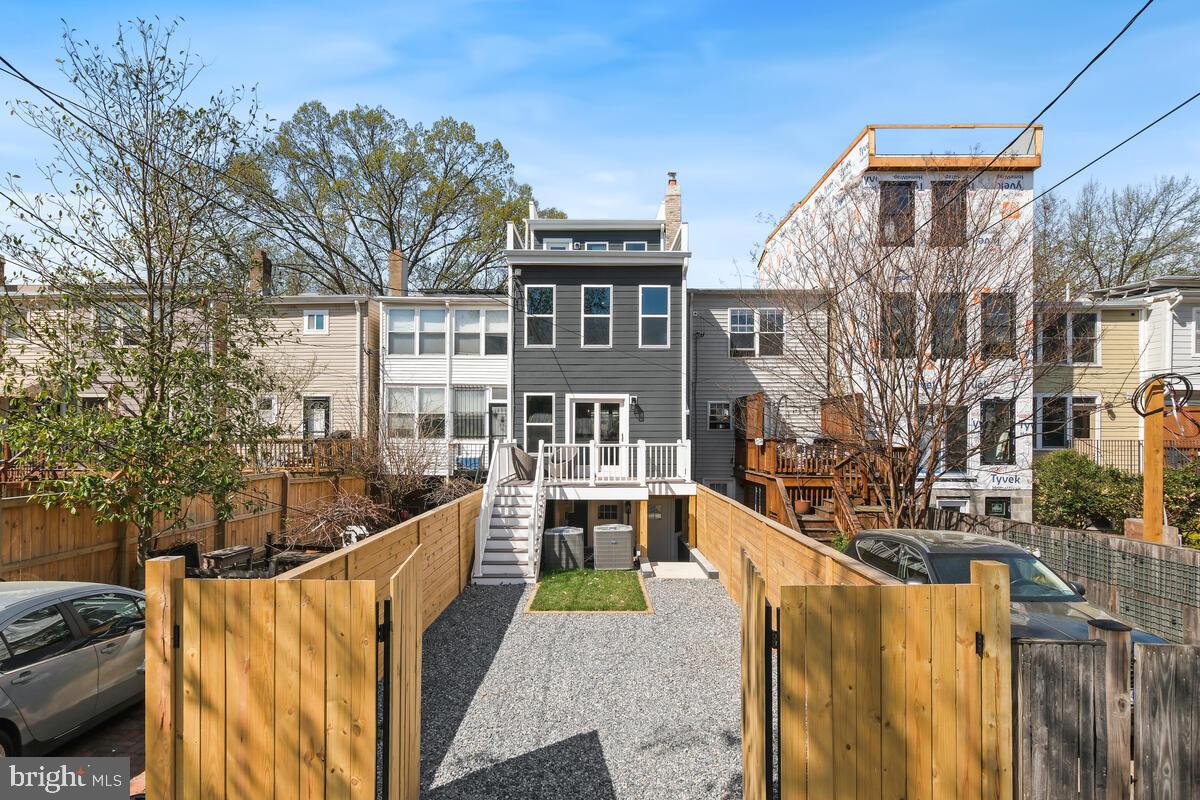 PETWORTH - Residential Lease