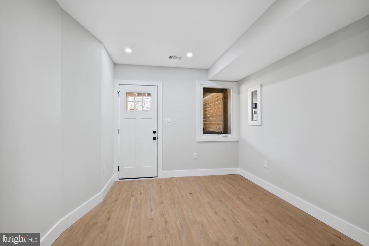 PETWORTH - Residential Lease